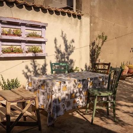 Bed & Breakfast Sa Domu De Ladiri - Matrimoniale Con Giardino