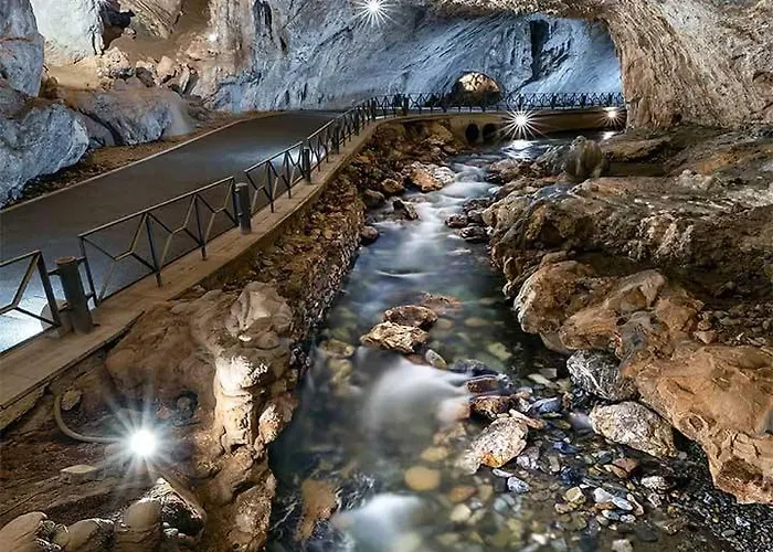 Sa Domu De Ladiri - Matrimoniale Con Giardino Bed & Breakfast 3*