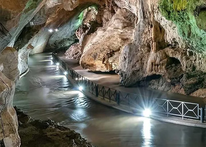 Bed & Breakfast Sa Domu De Ladiri - Matrimoniale Con Giardino