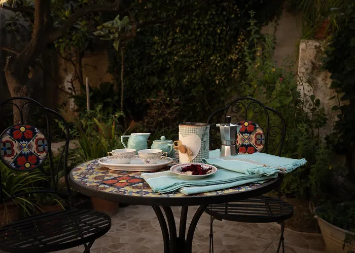 Bed & Breakfast Sa Domu De Ladiri - Matrimoniale Con Giardino Musei