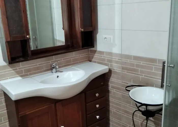 Bed & Breakfast Sa Domu De Ladiri - Matrimoniale Con Giardino 3*